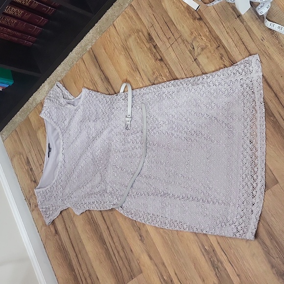 SHERAGANO Gray Lace Overlay Cap Sleeve Skinny Belt Modest Work Dress - Picture 2 of 12